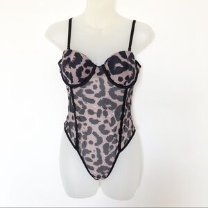 Fashion House Houston Womens Sheer Mesh Leopard Print Bodysuit Size M